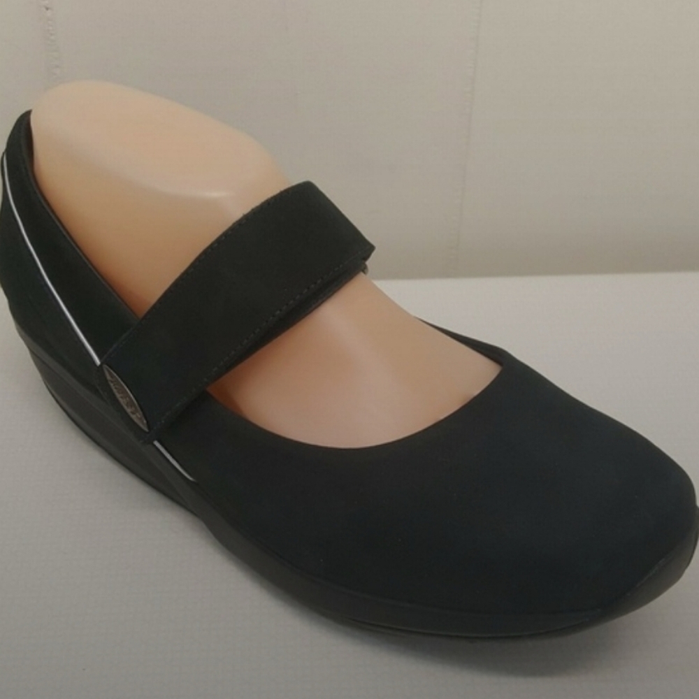 MBT Rockers Shoes Black 8 8.5 Leather Mary Janes